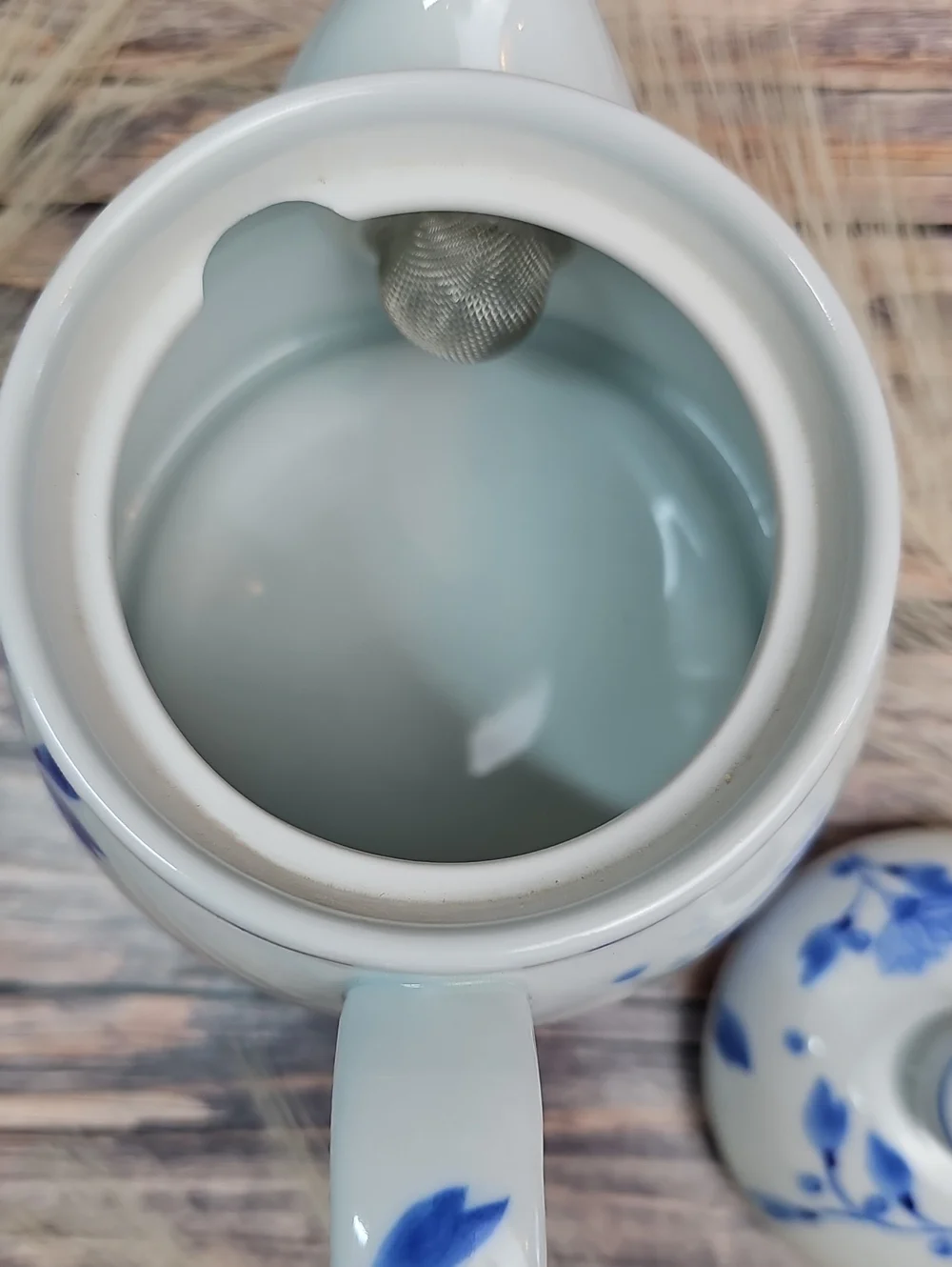 VINTAGE HAND-PAINTED BLUE FLORAL PORCELIAN TEA POT